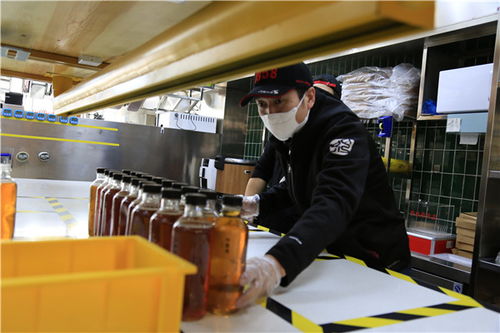 延吉餐饮外卖服务重启 商家骑手消毒勤配餐忙